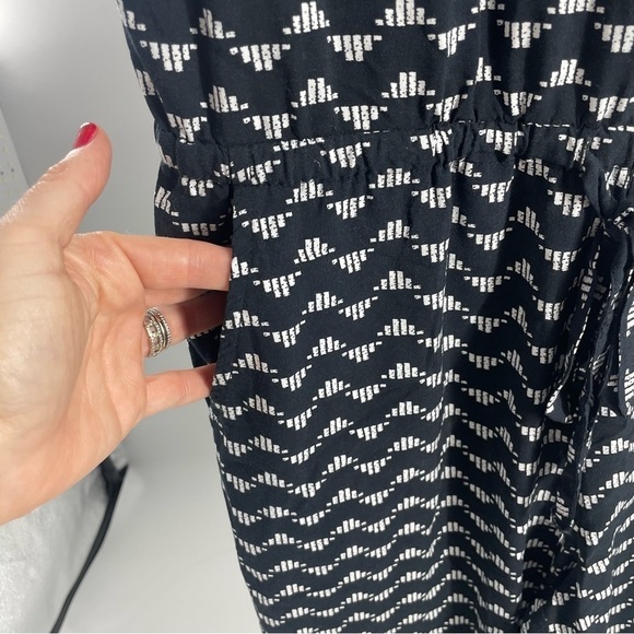 Old Navy Black and white geometric Minimalist Ankle  jumpsuit Small - Picture 7 of 14